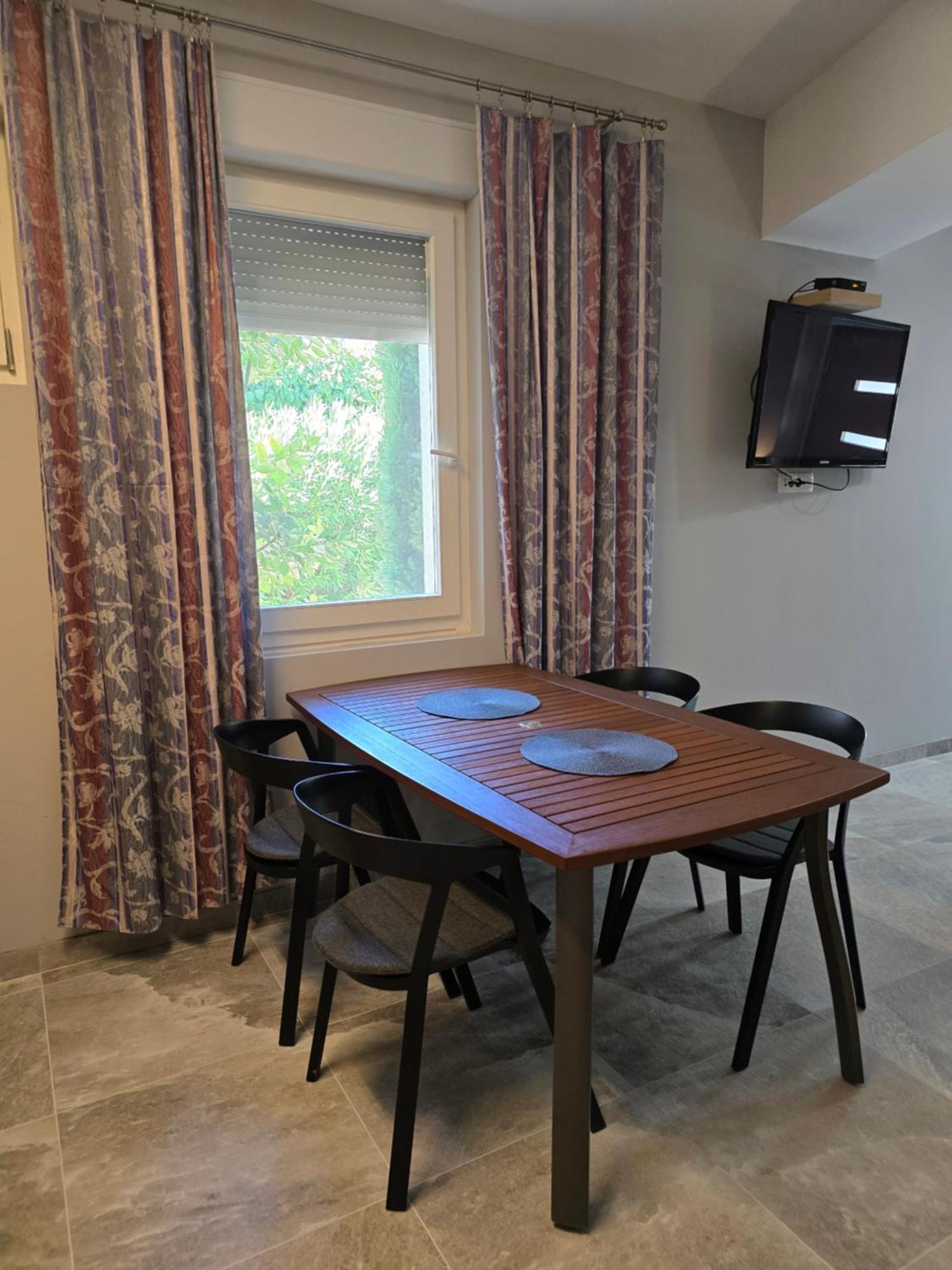 Apartmani Kameno Sidro 比利切 客房 照片